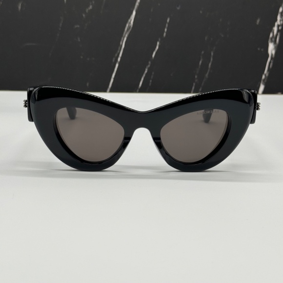 NEW BB0204S 001 BALENCIAGA BLACK GREY CAT EYE WOMEN BALENCIAGA SUNGLASSES - Picture 4 of 10